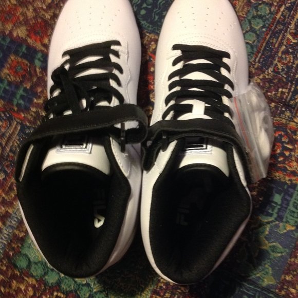 FILA VULC 13 White with Black Details Mid Sneakers - 11.5 - New in Box - Picture 7 of 9